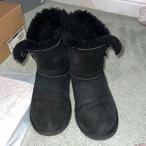 Used Bailey button uggs